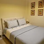 City Center Cozy Nido Apartment
